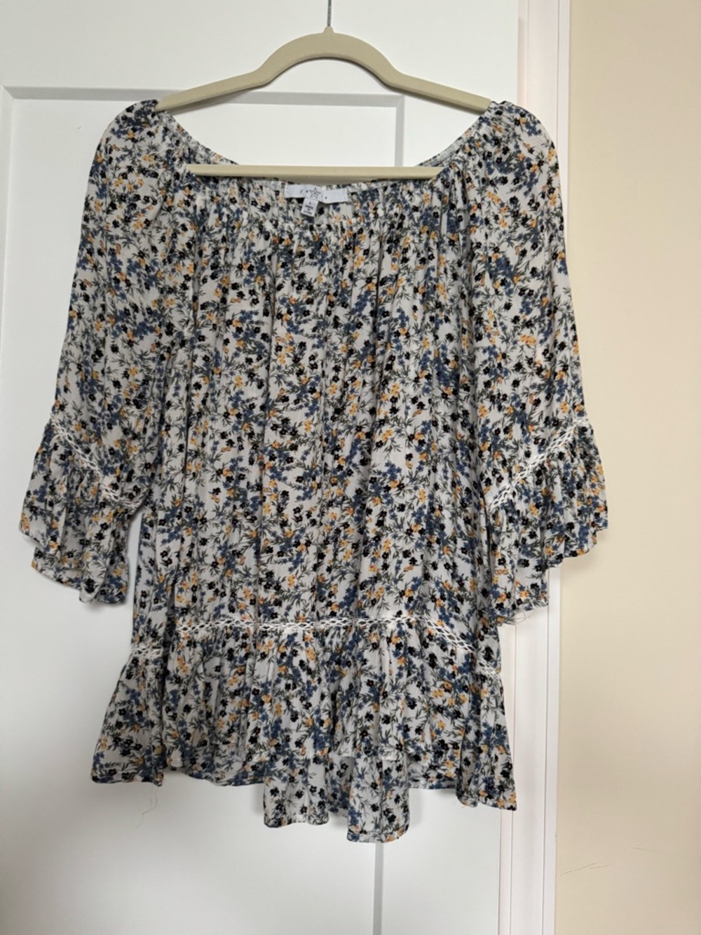 FEVER White Floral Peasant babydoll 3/4 bell sleeve Flowy stretchy collar Sz L